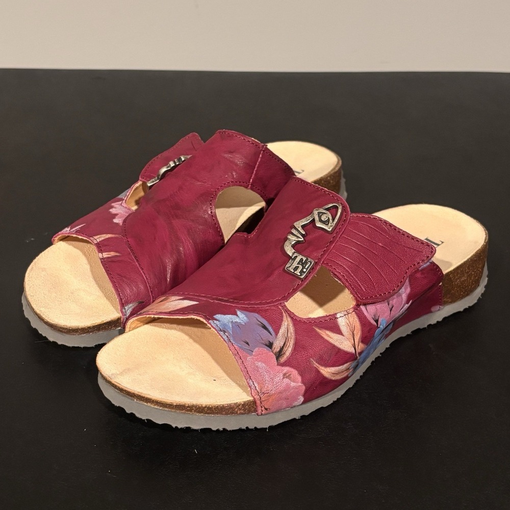 Think! Women's Maroon Abstract Mizi With Face Skip On Sandal Sz 39 Boho Artsy